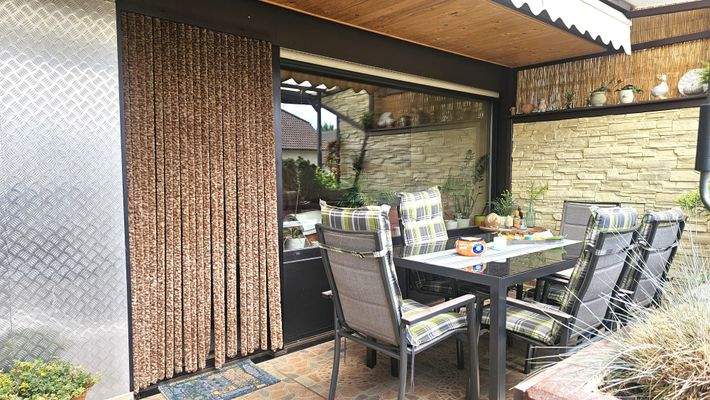 Balkon/Terrasse m. Ausgang Garten