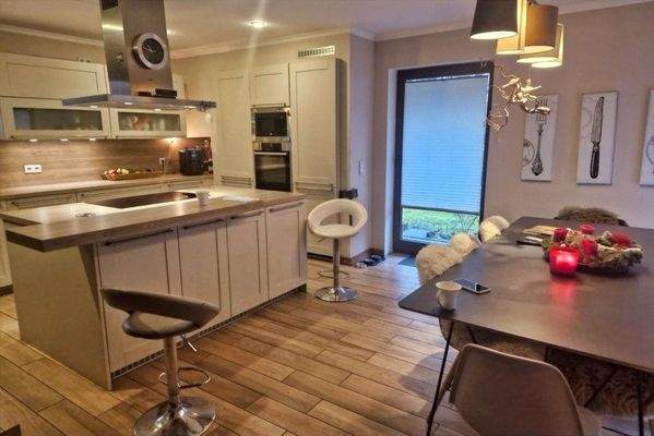 Küche und Essbereich