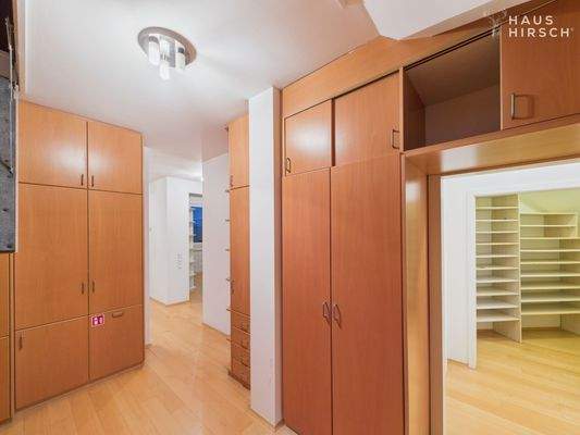 Ankleidezimmer 2 im 1. OG 