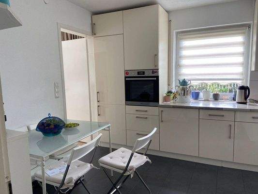 Küche fenster zu Seitenflügel