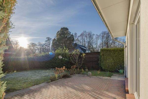 03 Blick in den Südgarten.jpg