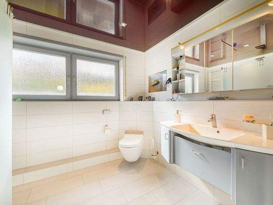 Badezimmer OG Ansicht 2