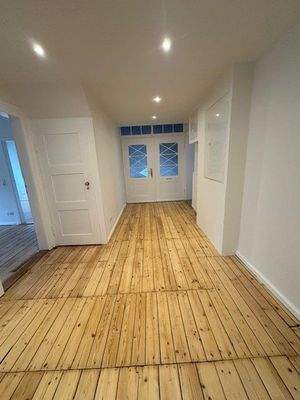 Flur , Blick zum Eingang.jpg