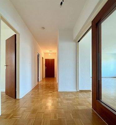 Flur Richtung Wohnungseingang