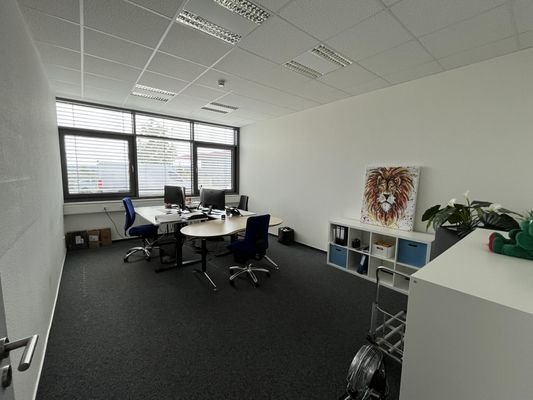 Büro EG