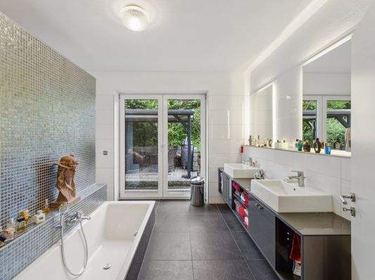 Badezimmer Ansicht 1