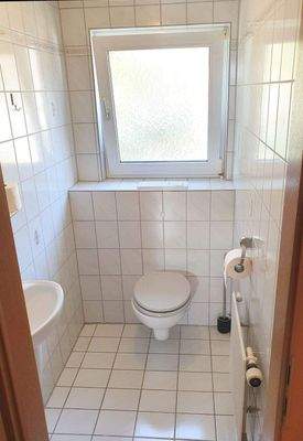 32 WC mit Fenster DG.jpg