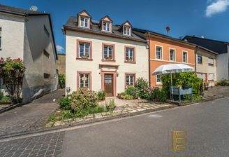 Vorderansicht des Hauses