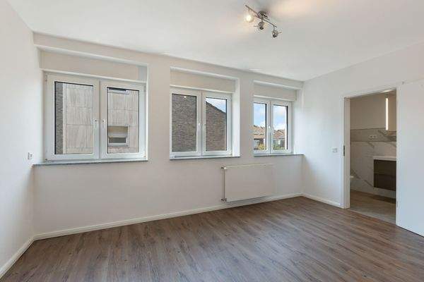 Raum im 1. OG mit Badzugang