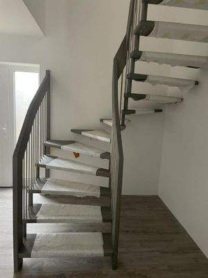 Treppe in grau 