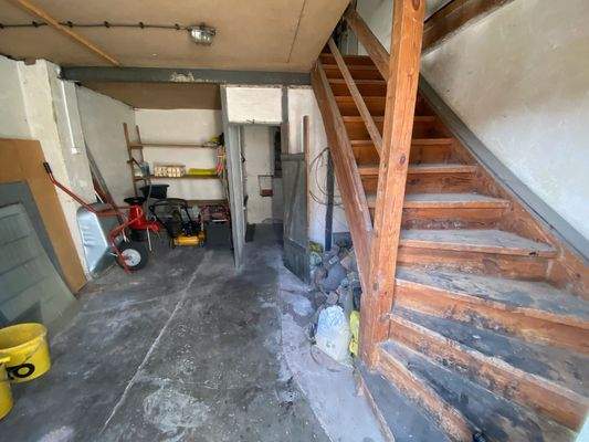 Werkstatt Nebengebäude mit Treppe zum DG.jpeg