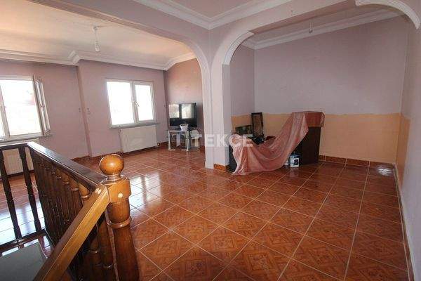Duplex 5 Bedroom Apartment 1.3 Km to Metro in Eyüpsultan