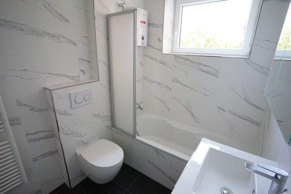 Badezimmer Ansicht I