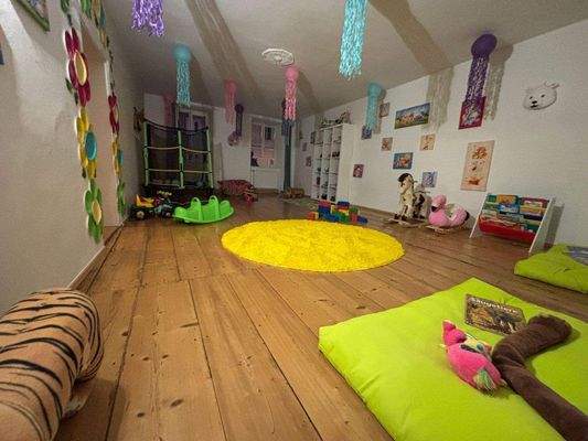 1. OG, rechts_Büro 2.JPG