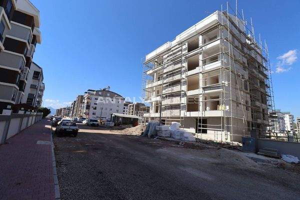 Flats in Complex with Pool in Antalya Kepez