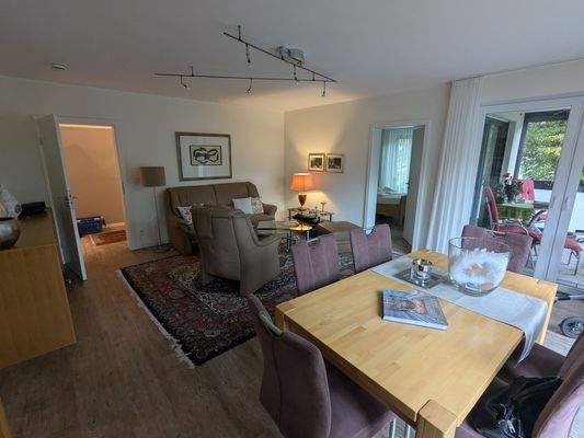 Wohnzimmer mit Essbereich