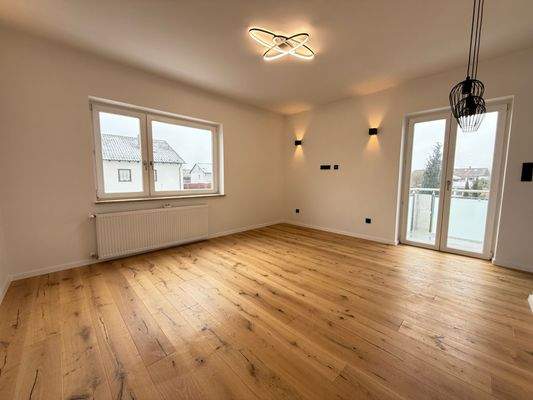 Wohnen/Essen (4-Zi renoviert)