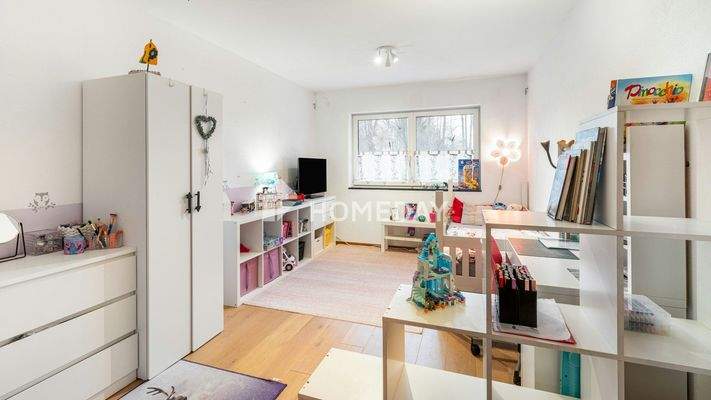 1. OG Schlafzimmer 1