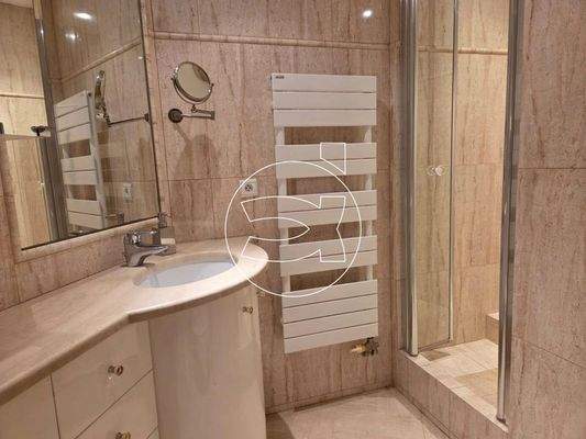  Mandelieu-la-Napoule