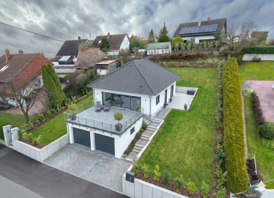 Beispiel Bebauung Walmdach