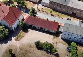 MFH, Halle / Garagen u. Gutshaus