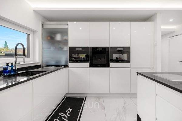 EINMALIGE MIELE KÜCHE