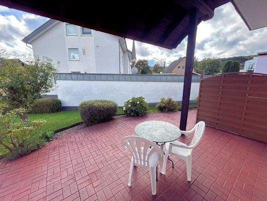 zur überdachten Terrasse