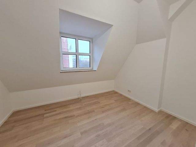 Attraktive 4- Zimmer- Maisonettewohnung mit Dachterrasse und Balkon zu vermieten! - Foto 5