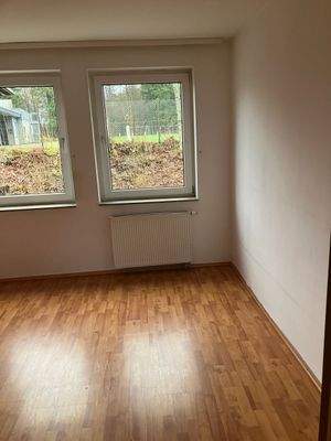 Leeres Zimmer mit Holzboden