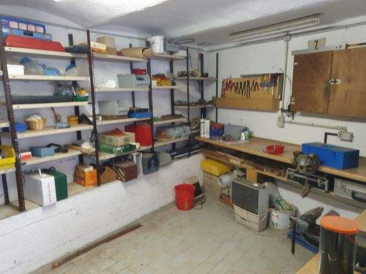 großzügige Nebenräume zum Werkeln beispielsweise