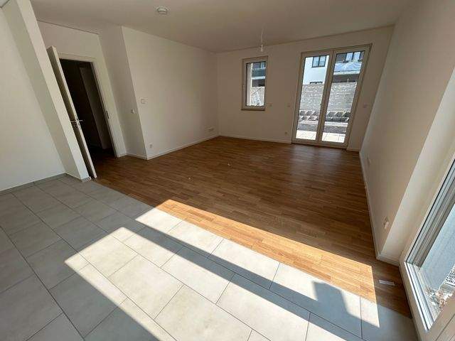Attraktive 3- Zimmer Wohnung mit Terrasse und Garten zu vermieten! - Foto 1