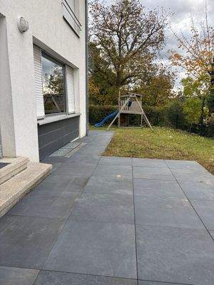 Terrasse + Gartenbereich