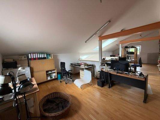 ausbaufähiges (privates) Obergeschoss