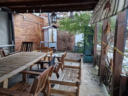 Große überdachte Außenterrasse für Haus Nr. 2