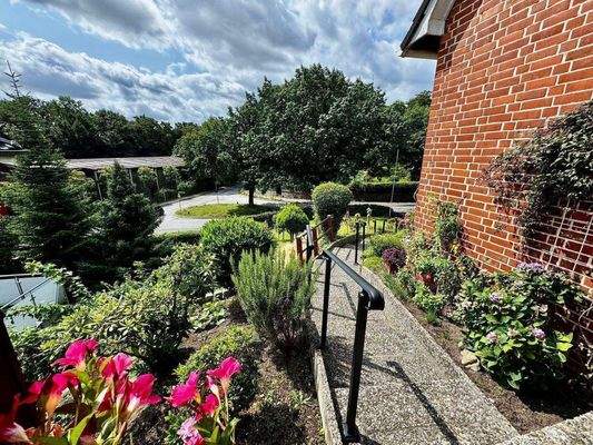 Beete im Eingangsbereich