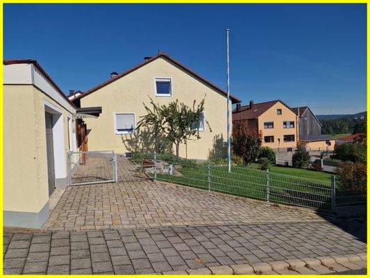 Zufahrt zur oberen Garage 