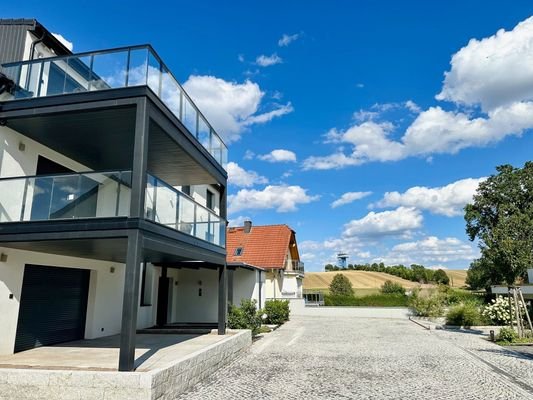 große Balkone und Terrassen