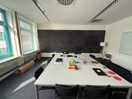 Besprechungszimmer Groß 1