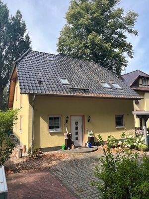 Hausansicht Eingang.jpg