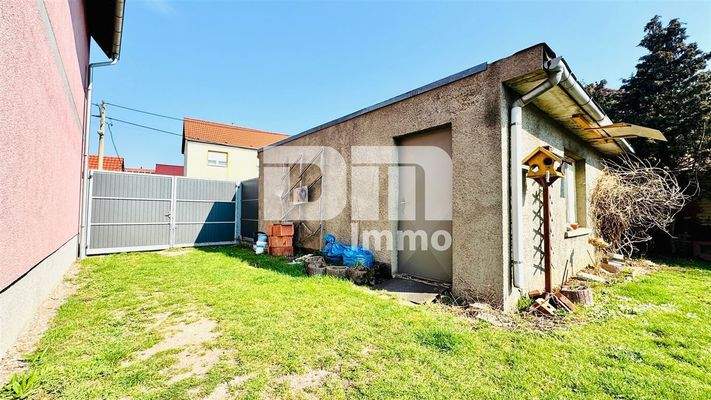 Doppelgarage / Zufahrt Grundstück