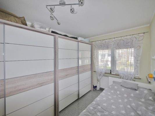 Arbeits-/ Kinderzimmer OG