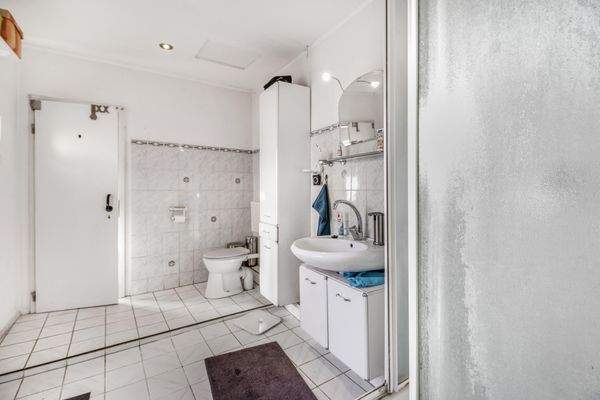 Badezimmer im Erdgeschoss