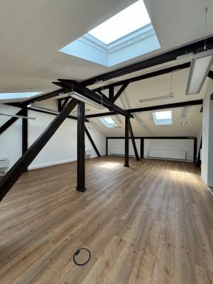 Büro-/Praxisflächen 1. OG