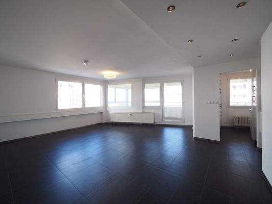 Wohn-u Essbereich Richtung Loggia