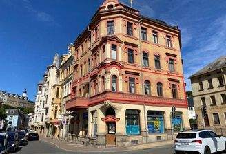 Hausansicht mit markierter Wohnung.jpg