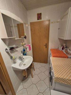 KG Einliegerwohnung: Bad mit Wanne