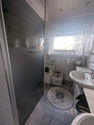 Badezimmer im Dachgeschoss