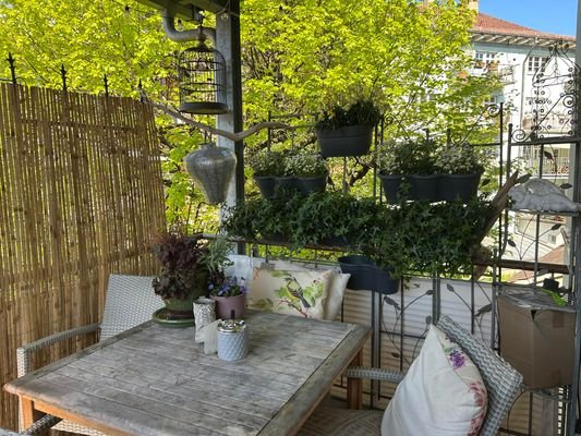 großer Balkon