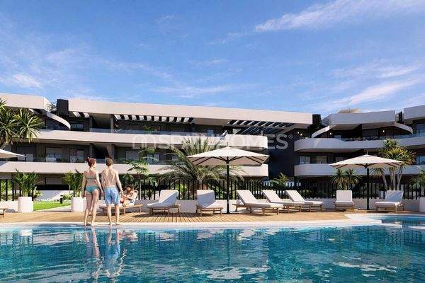 Golf Flats with Community Pool in Los Alcázares