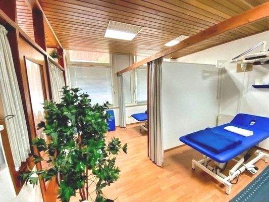 Die freundliche Ausstrahlung der Behandlungsräume unterstützt die Therapie